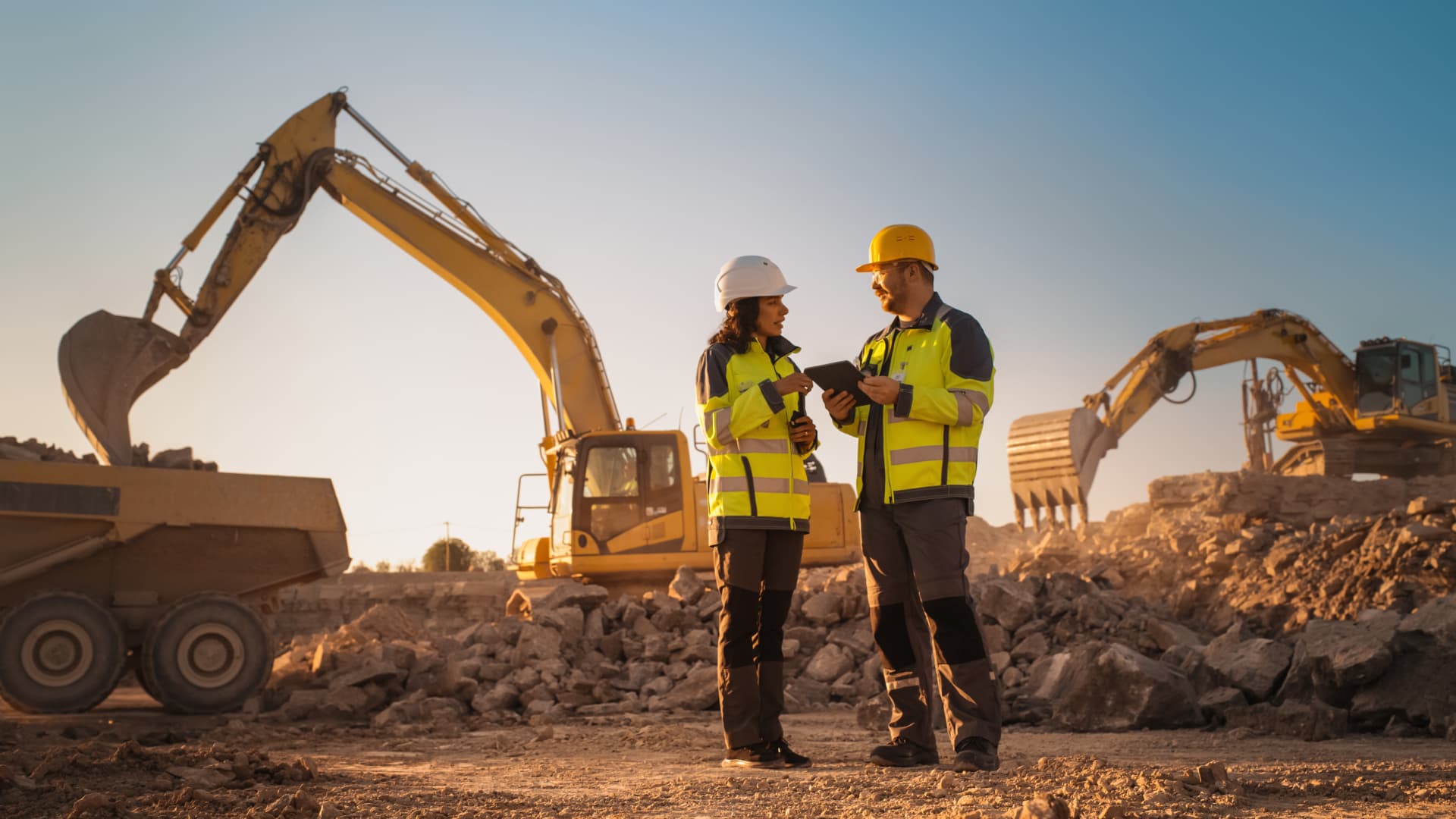 Ore recovery (loosening and removal from the field) equipment